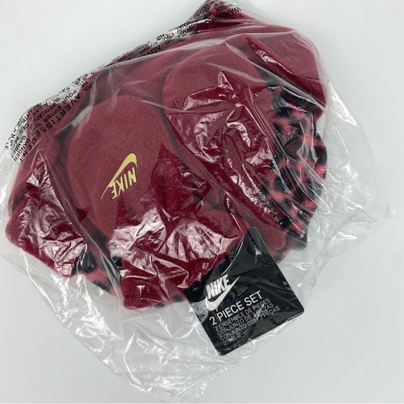 Nike Baby Girls Trapper Hat & Mittens Set Burgundy/Leopard Print NEW NWT - Picture 4 of 5